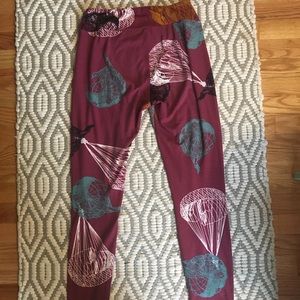 ADORABLE LulaRoe Patterned Leggings